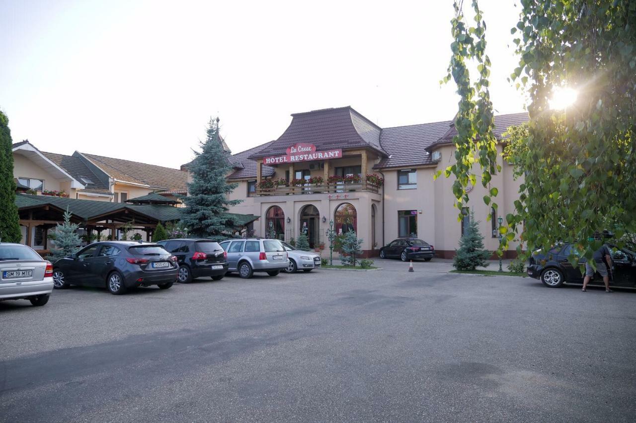 Hotel Restaurant La Conac Botiz 外观 照片